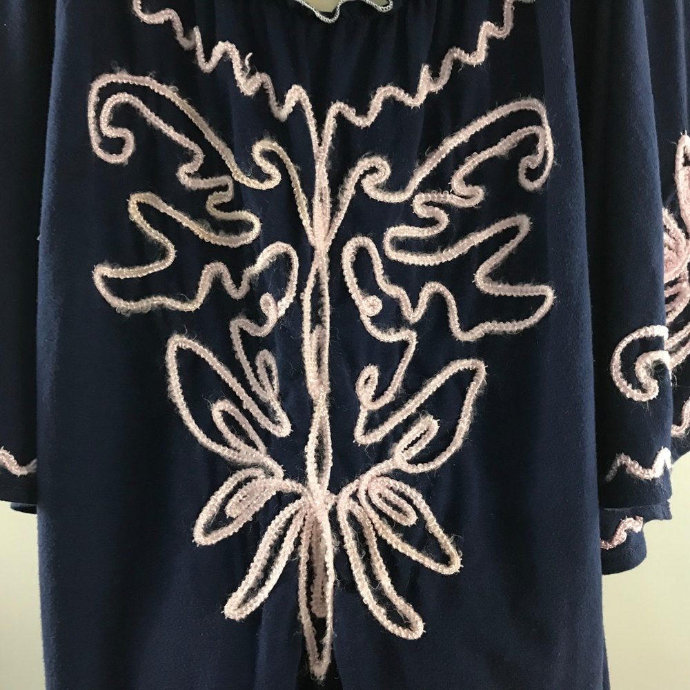 Lauren Michelle embellished top Plus Size 1X - Picture 3 of 8